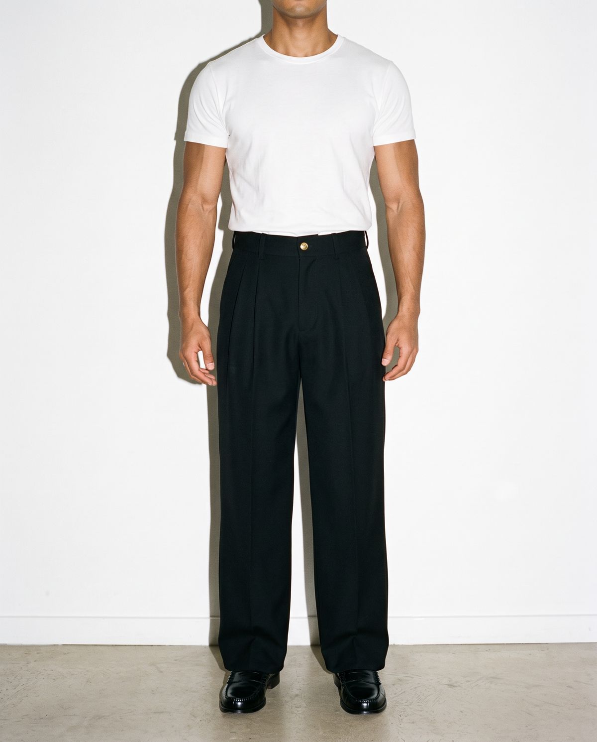 Pleated Wide-Leg Trouser